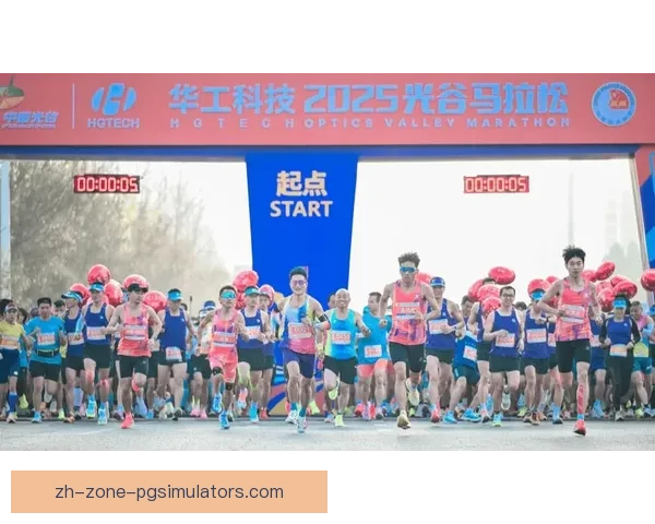 某马拉松比赛：冠军悬念激烈，选手创新记录，精彩终点争夺